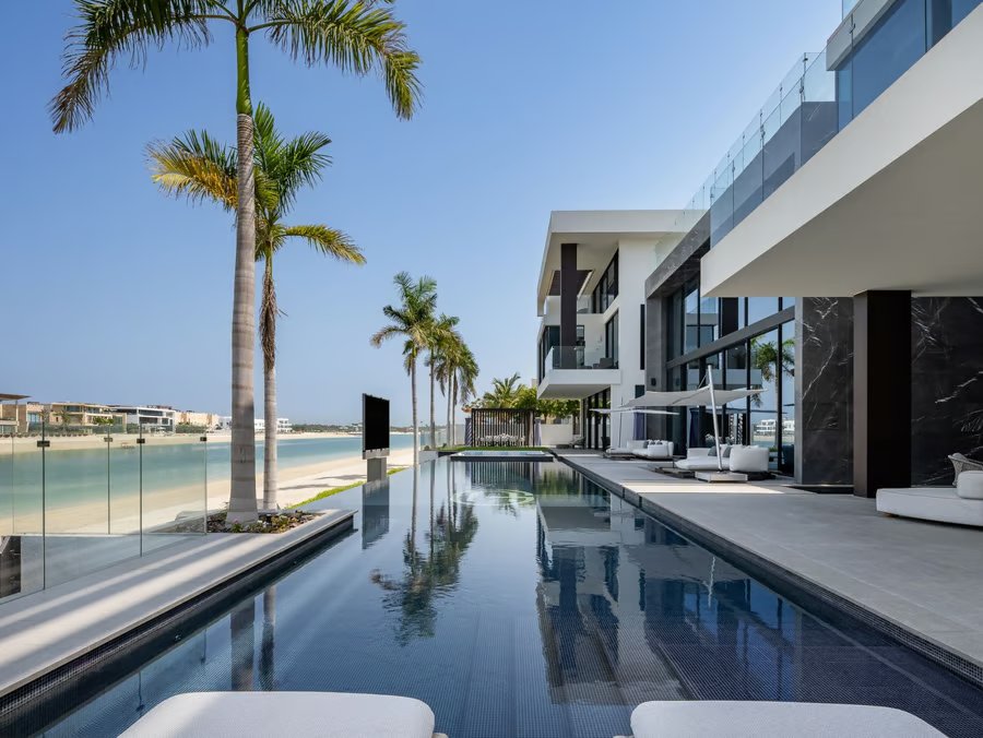 Résidence premium avec piscine face à la plage
