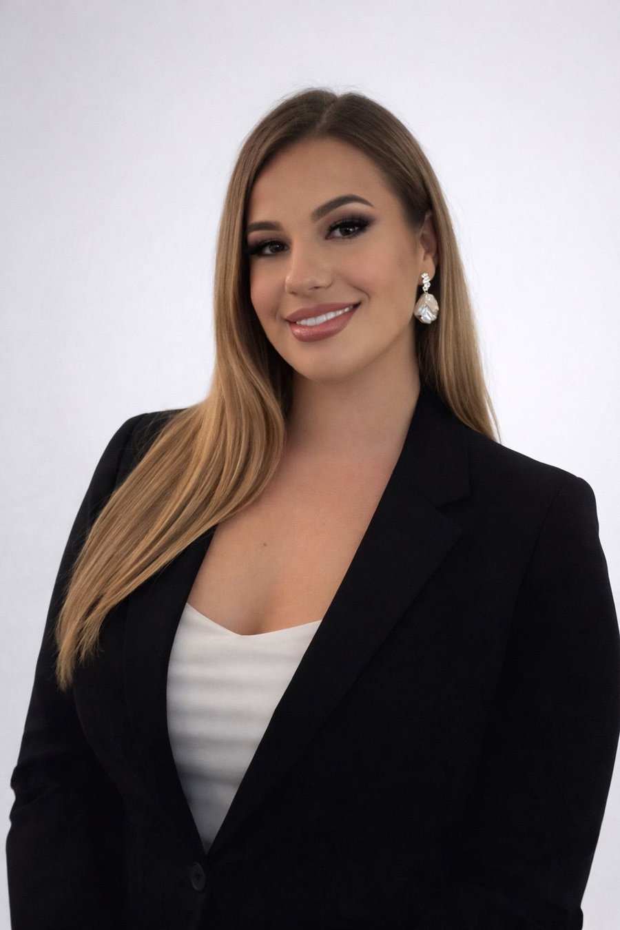 Anaïs — Broker immobilier chez Sky Leader Real Estate